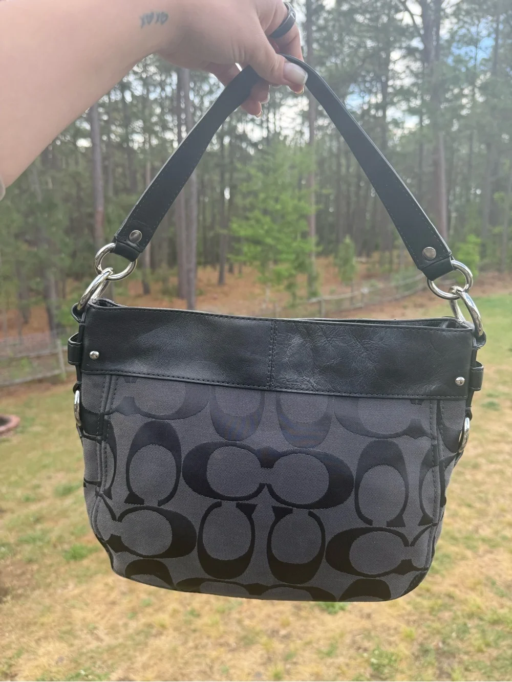 SOLD ‼️‼️ Coach Signature Zoe Hobo - Picture 3 of 7